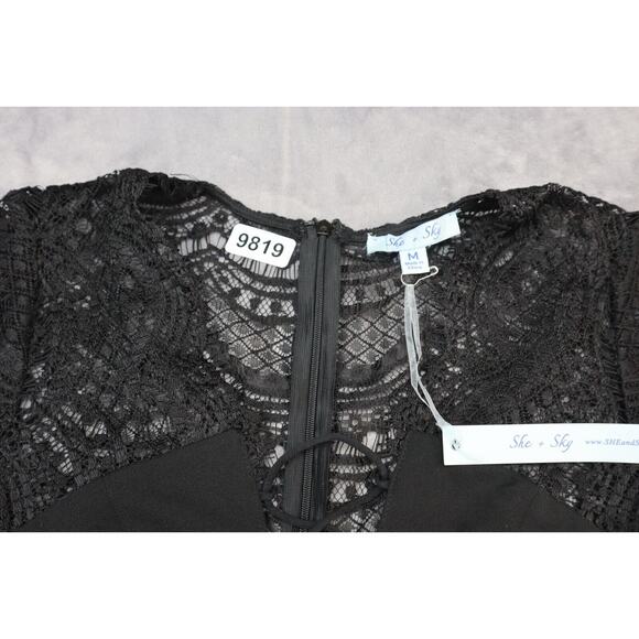 She + Sky Dress Womens Medium Black Knee Length Short Sleeve V-Neck Lace Accent - Picture 9 of 16